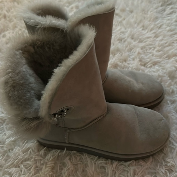 Gray Uggs - Picture 1 of 6